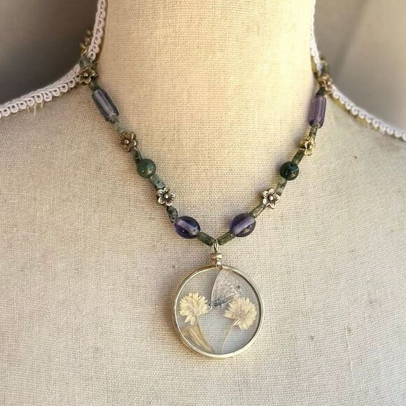 Vintage Butterfly Dried Flower Glass Pendant Beaded Necklace Purple Green Gold - Picture 1 of 7